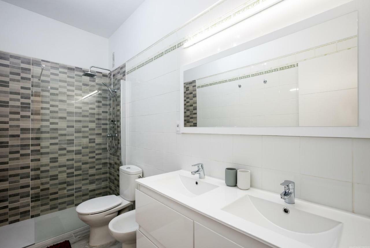 Spacious & Stylish Apartment Los Cristianos Los Cristianos  Extérieur photo