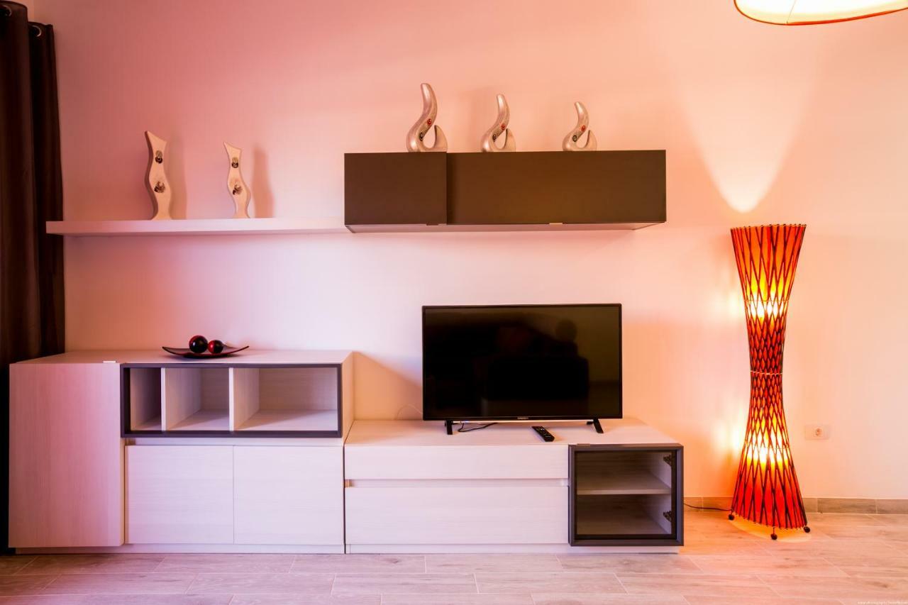Spacious & Stylish Apartment Los Cristianos Los Cristianos  Extérieur photo